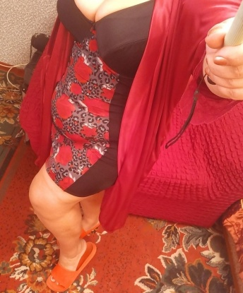 😘 Живу в Москве, где сопровождаю успешных и взыскательных мужчин. Мои услуги – идеальное сочетание нежности и страсти, которое позволит тебе полностью расслабиться и насладиться каждой минутой нашего встречи. 😍 У меня потрясающая фигура, которая заведет тебя с первого взгляда, и умение создавать атмосферу доверия и уюта. Забудь обо всех заботах и позволь себе настоящее удовольствие! 🔥 Также можешь посмотреть мои фото и ознакомиться с отзывами на моем профиле. Я готова воплотить все твои фантазии в реальность! 💋 Танечка